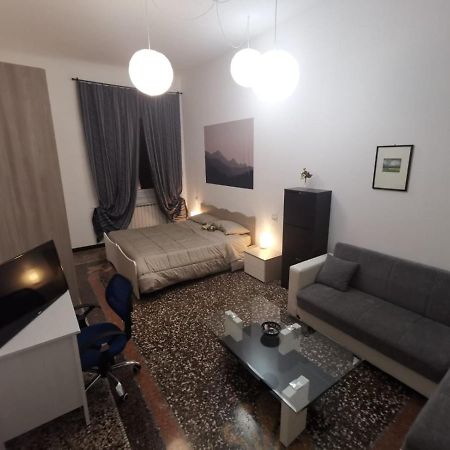 Wow Home - 175 Mq - Posteggio Privato - Davanti Porto Traghetti - Fino A 10 Posti Letto Генуа Екстериор снимка