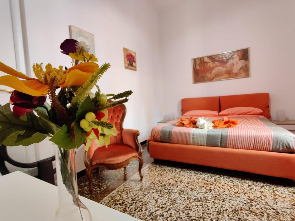 Wow Home - 175 Mq - Posteggio Privato - Davanti Porto Traghetti - Fino A 10 Posti Letto Генуа Екстериор снимка