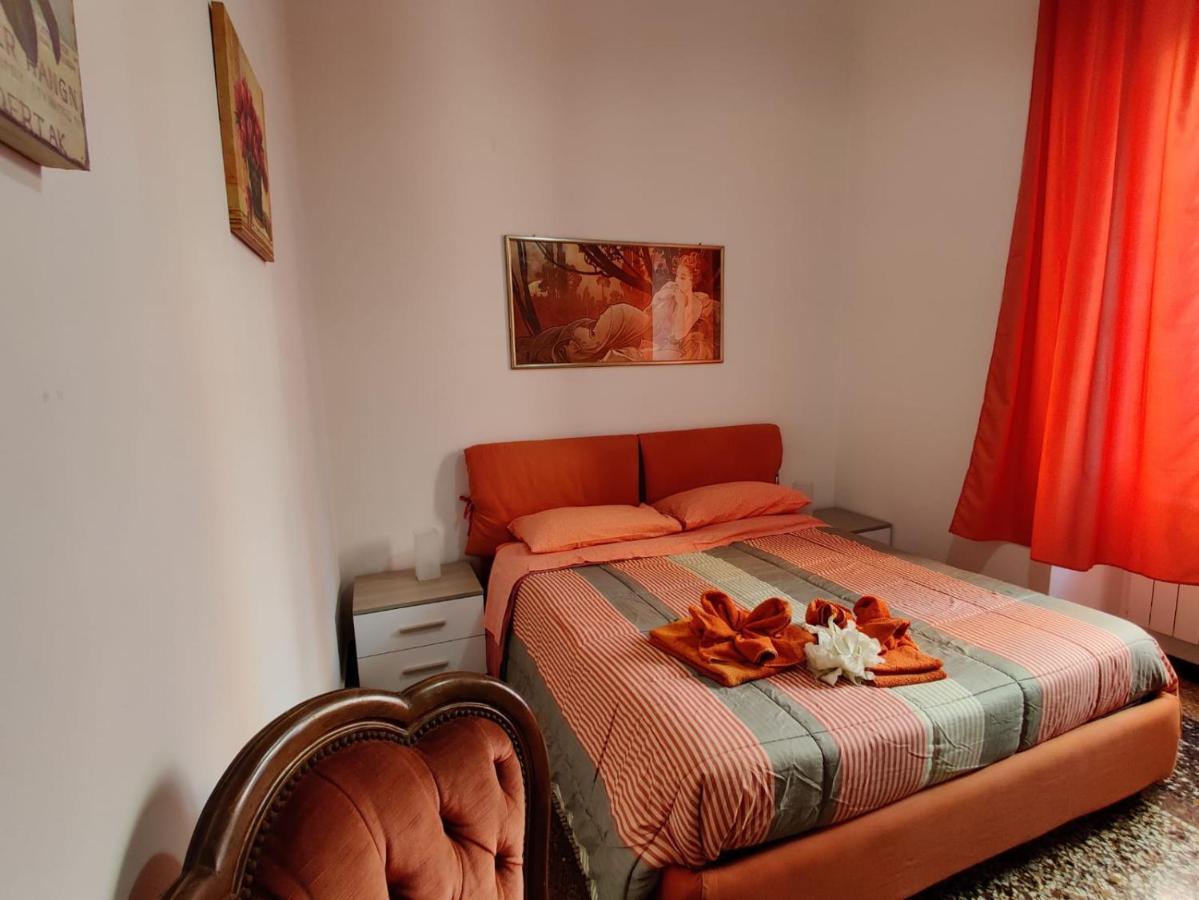 Wow Home - 175 Mq - Posteggio Privato - Davanti Porto Traghetti - Fino A 10 Posti Letto Генуа Екстериор снимка