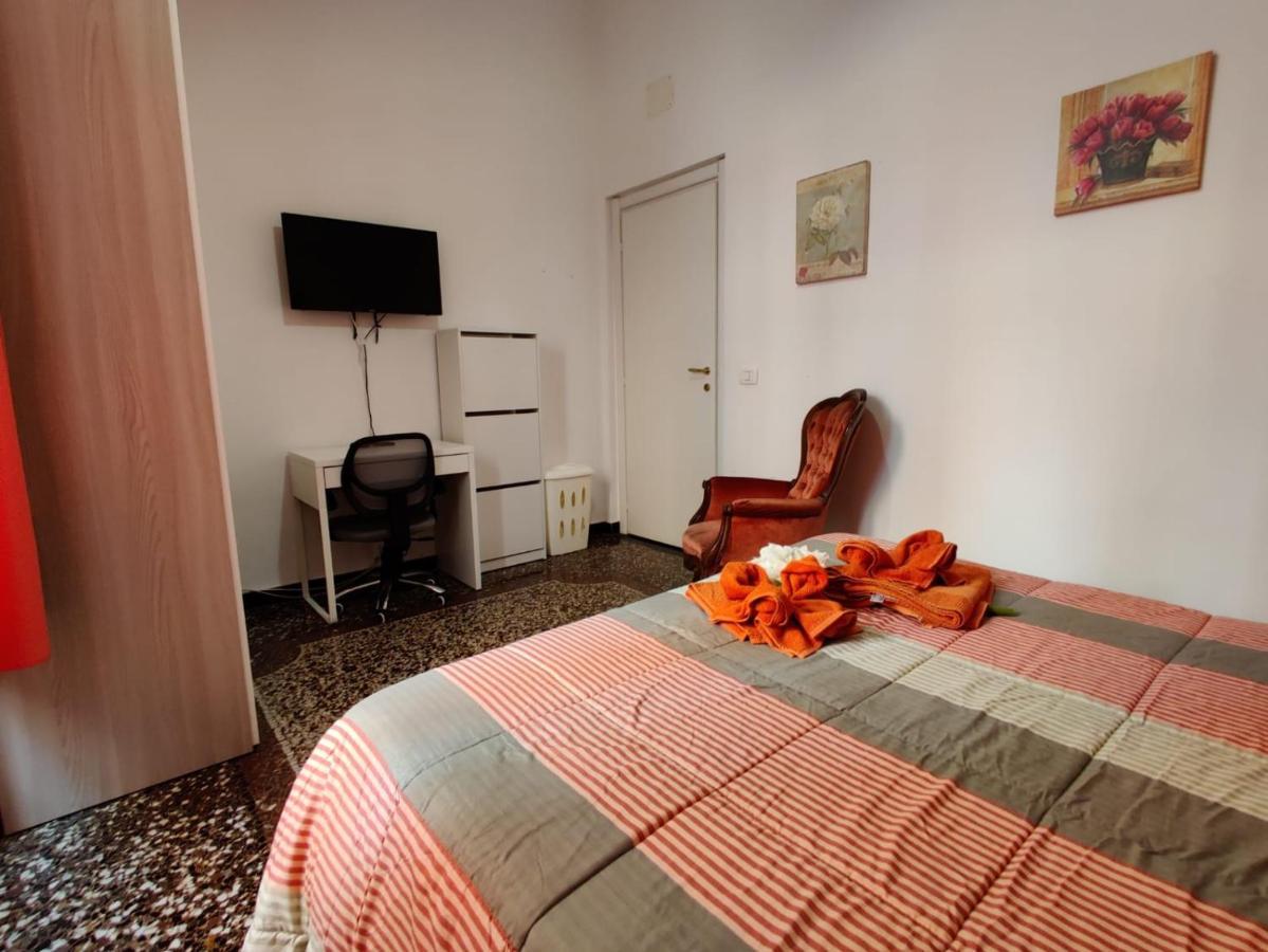Wow Home - 175 Mq - Posteggio Privato - Davanti Porto Traghetti - Fino A 10 Posti Letto Генуа Екстериор снимка