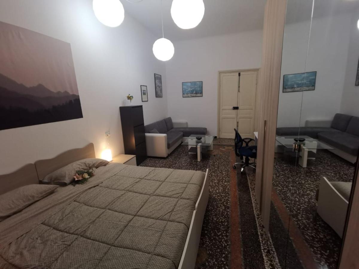 Wow Home - 175 Mq - Posteggio Privato - Davanti Porto Traghetti - Fino A 10 Posti Letto Генуа Екстериор снимка