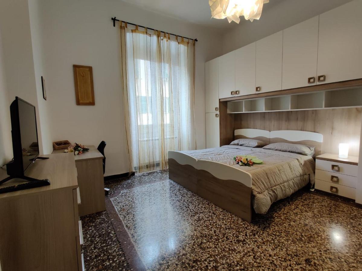 Wow Home - 175 Mq - Posteggio Privato - Davanti Porto Traghetti - Fino A 10 Posti Letto Генуа Екстериор снимка