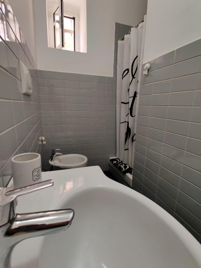 Wow Home - 175 Mq - Posteggio Privato - Davanti Porto Traghetti - Fino A 10 Posti Letto Генуа Екстериор снимка