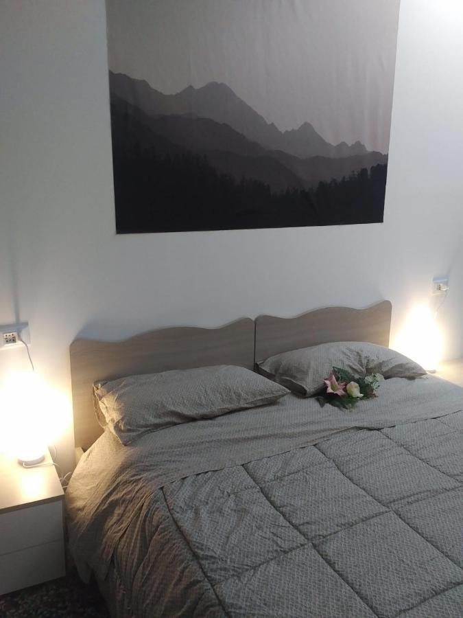 Wow Home - 175 Mq - Posteggio Privato - Davanti Porto Traghetti - Fino A 10 Posti Letto Генуа Екстериор снимка