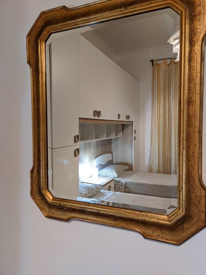 Wow Home - 175 Mq - Posteggio Privato - Davanti Porto Traghetti - Fino A 10 Posti Letto Генуа Екстериор снимка
