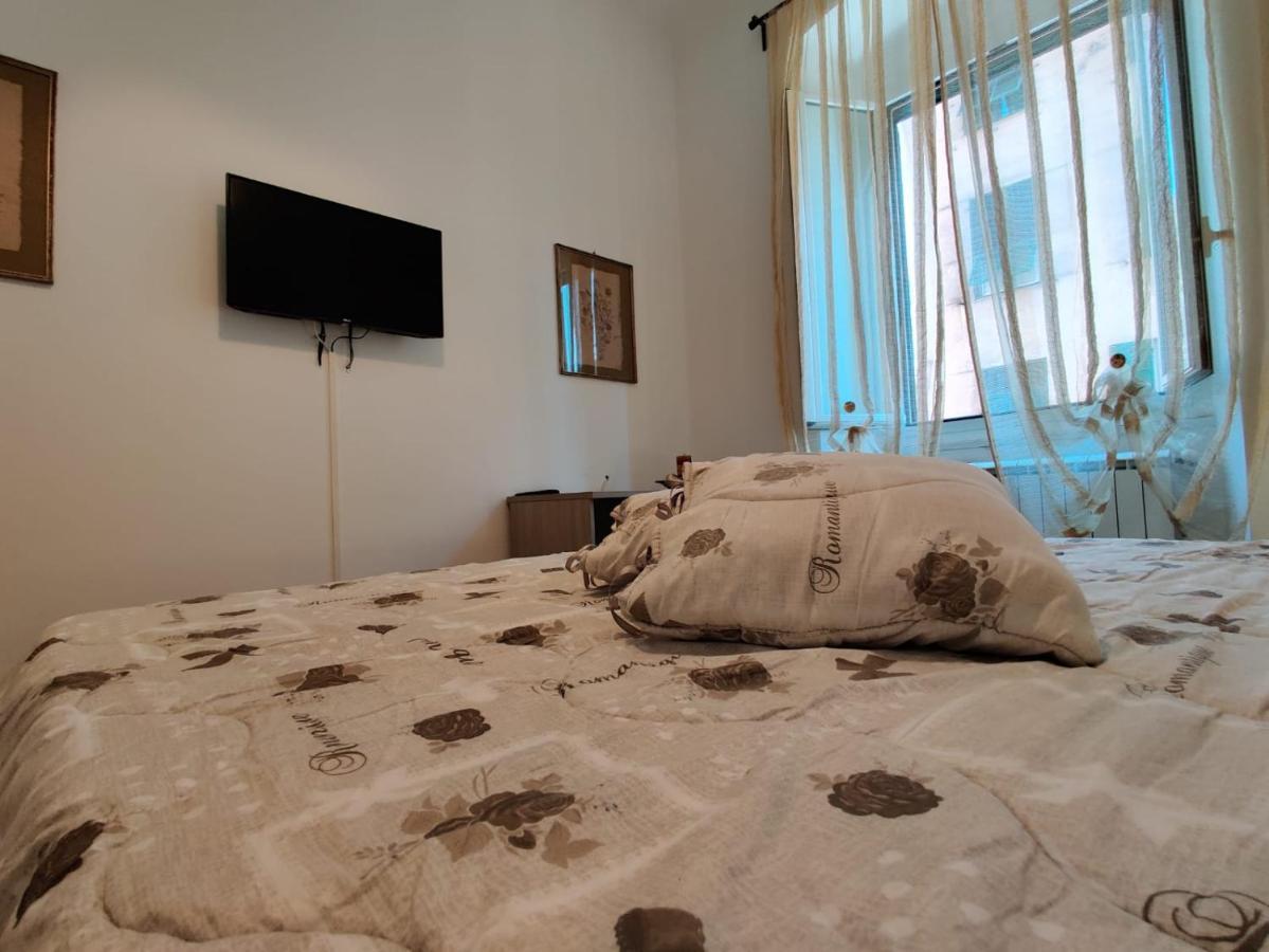 Wow Home - 175 Mq - Posteggio Privato - Davanti Porto Traghetti - Fino A 10 Posti Letto Генуа Екстериор снимка