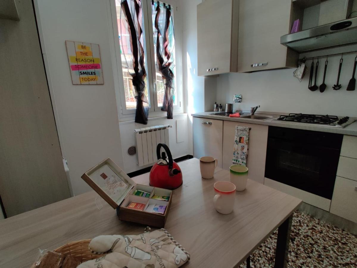 Wow Home - 175 Mq - Posteggio Privato - Davanti Porto Traghetti - Fino A 10 Posti Letto Генуа Екстериор снимка