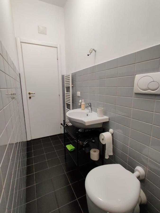 Wow Home - 175 Mq - Posteggio Privato - Davanti Porto Traghetti - Fino A 10 Posti Letto Генуа Екстериор снимка