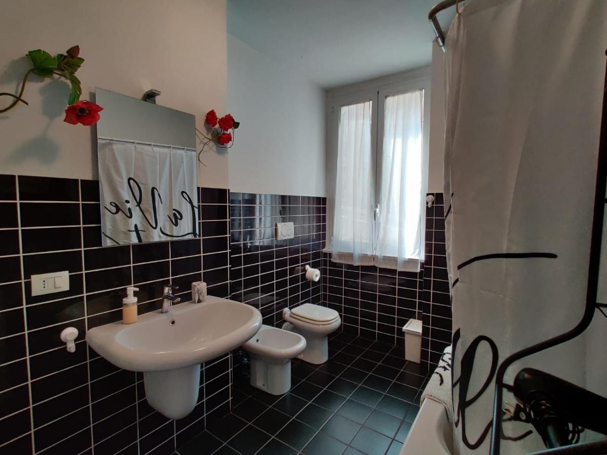 Wow Home - 175 Mq - Posteggio Privato - Davanti Porto Traghetti - Fino A 10 Posti Letto Генуа Екстериор снимка